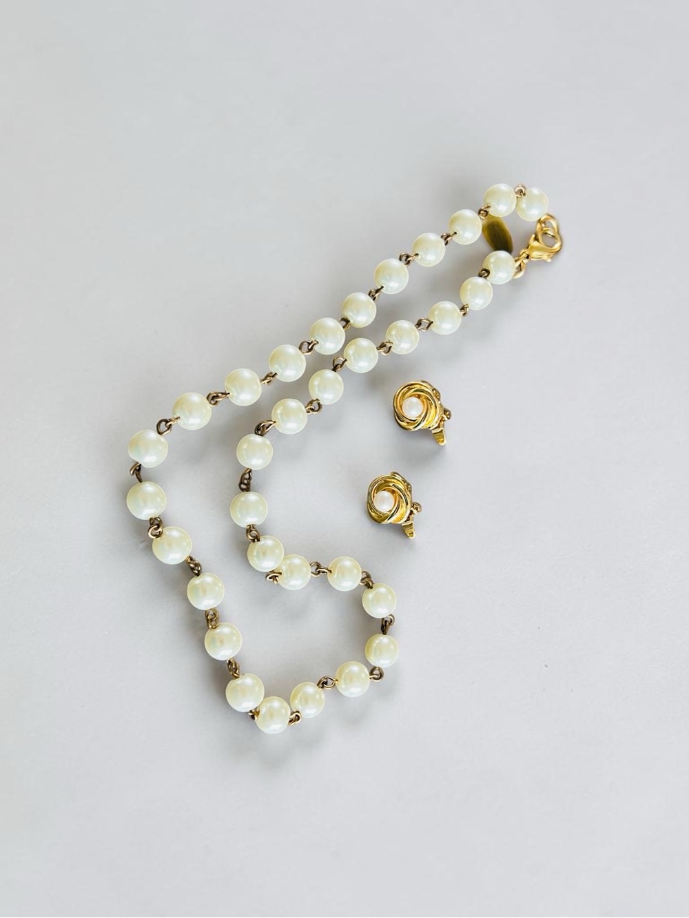 Faux Pearl Maximal Art by John Wind Necklace & Trifari Clip-On Earrings
